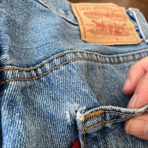 Vintage Levi’s 550 Relaxed Fit Straight Leg Mom Jean Size 33 x 30 (8) - Picture 9 of 11
